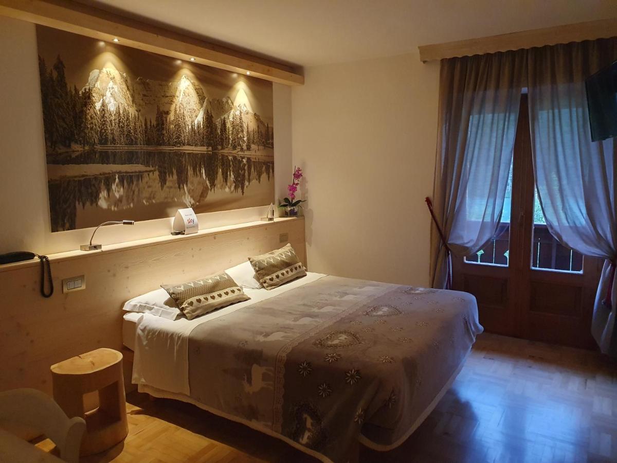 Albergo Meuble Victoria Auronzo di Cadore Eksteriør billede