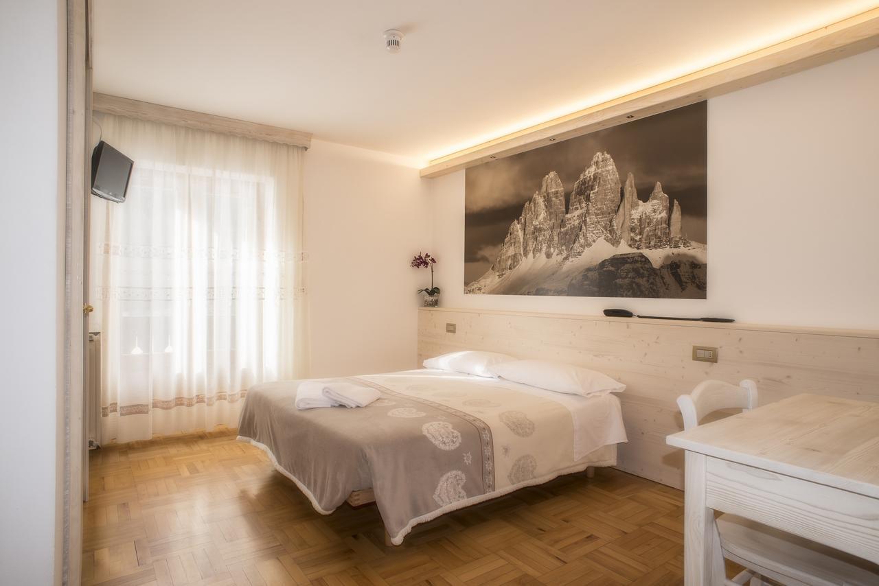 Albergo Meuble Victoria Auronzo di Cadore Eksteriør billede